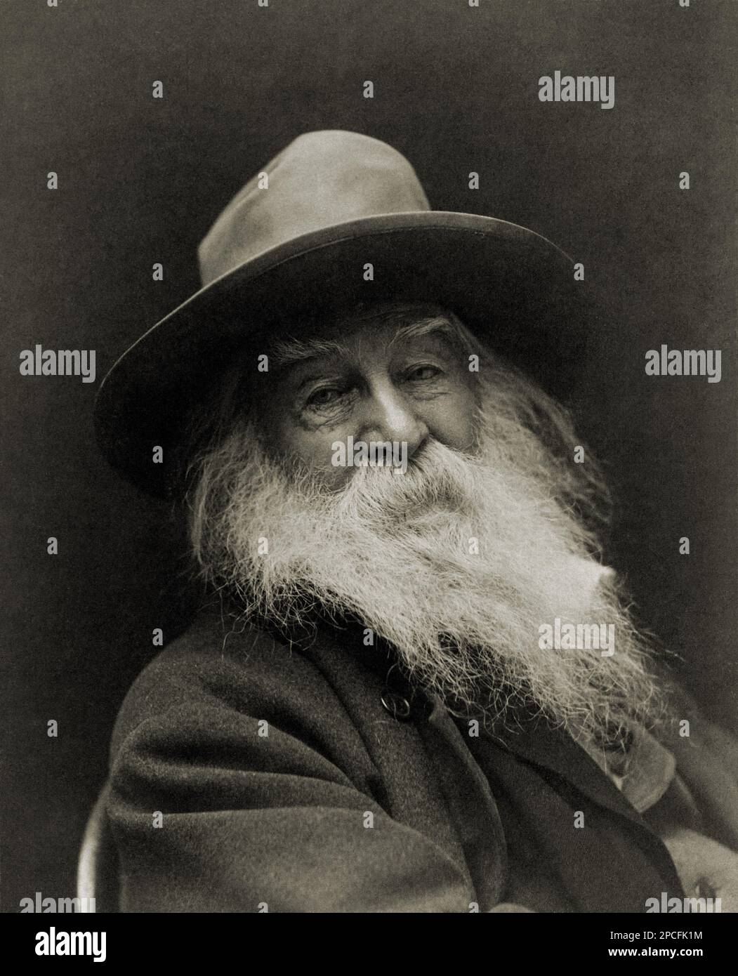 1890 c. : le poète américain le plus célèbre WALT WHITMAN ( 1819 - 1892 ) - POÉSIE - POETA - POÉSIE - portrait - ritrato - chapeau - cappello - ours blanc - barba bianca - ancien homme - uomo anziano vecchio - LETTERATURA - LITTÉRATURE - letterato - GAY - Homosexualité - Omosessualità - LGBT - Omosessuale - portrait - ritratto ---- Archivio GBB Banque D'Images