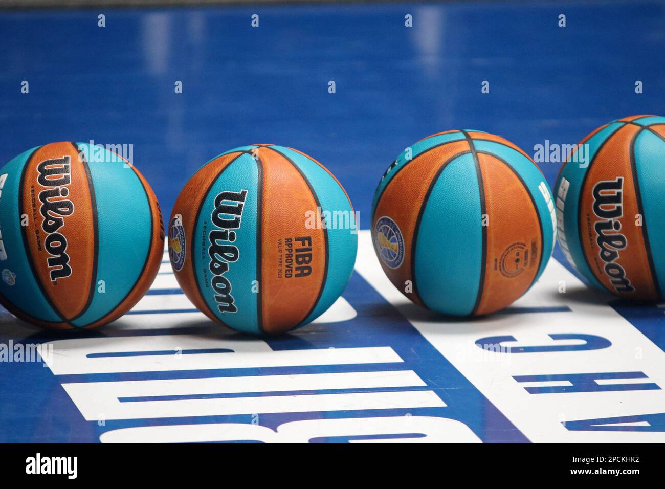 Saint-Pétersbourg, Russie. 13th mars 2023. Ballons officiels Wilson lors du match de basketball de la VTB United League, saison 2022/2023, Zenit Saint Petersbourg - CSKA Moscou à Saint Petersbourg à Sibur Arena. (Photo de Maksim Konstantinov/SOPA Images/Sipa USA) crédit: SIPA USA/Alay Live News Banque D'Images