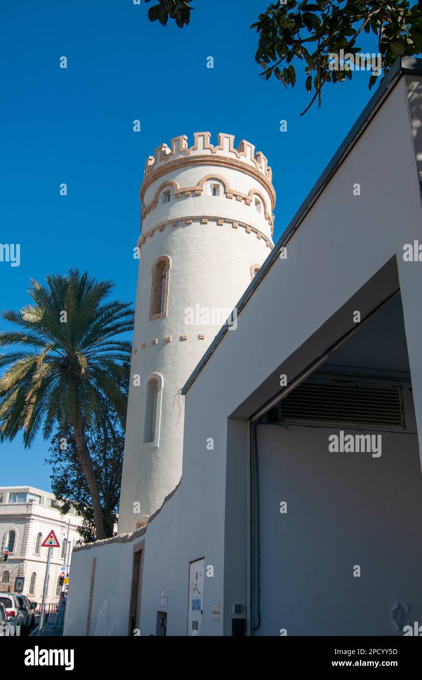 Bâtiment de 19th-siècle en tourelle dans la rue Yefet, Jaffa Israël dans le passé, le bâtiment a abrité une nunnery et plus tard une école aujourd'hui c'est le Soho House T Banque D'Images