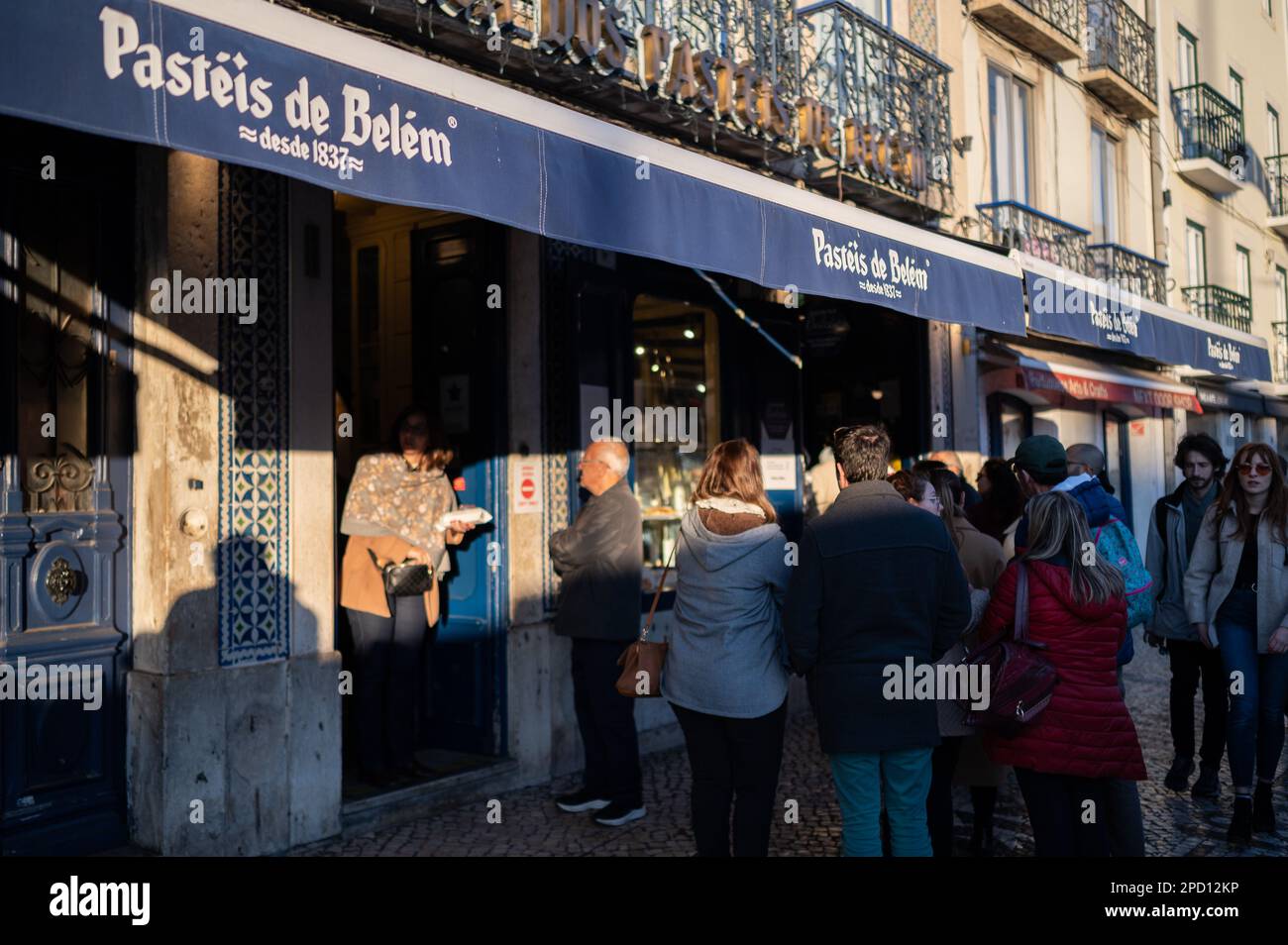 Pasteis de Belem boulangerie café à Lisbonne, faisant l'original suivant une ancienne et secrète recette du Mosteiro dos Jeronimos (Jeronimos Monaster Banque D'Images