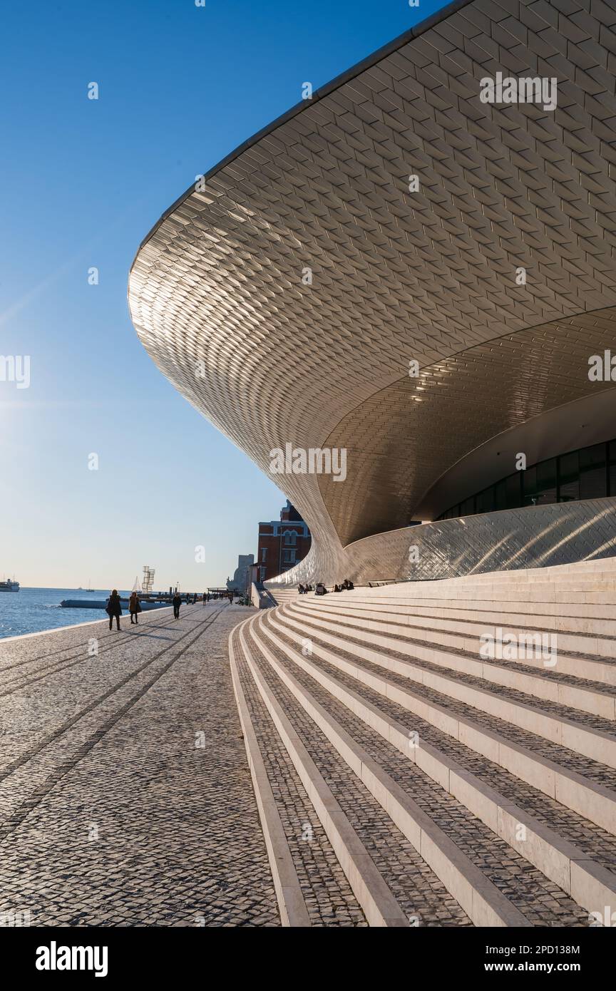 MAAT (Musée d'Art, d'Architecture et de technologie) conçu par l'architecte britannique Amanda Levete, Belem, Lisbonne, Portugal Banque D'Images