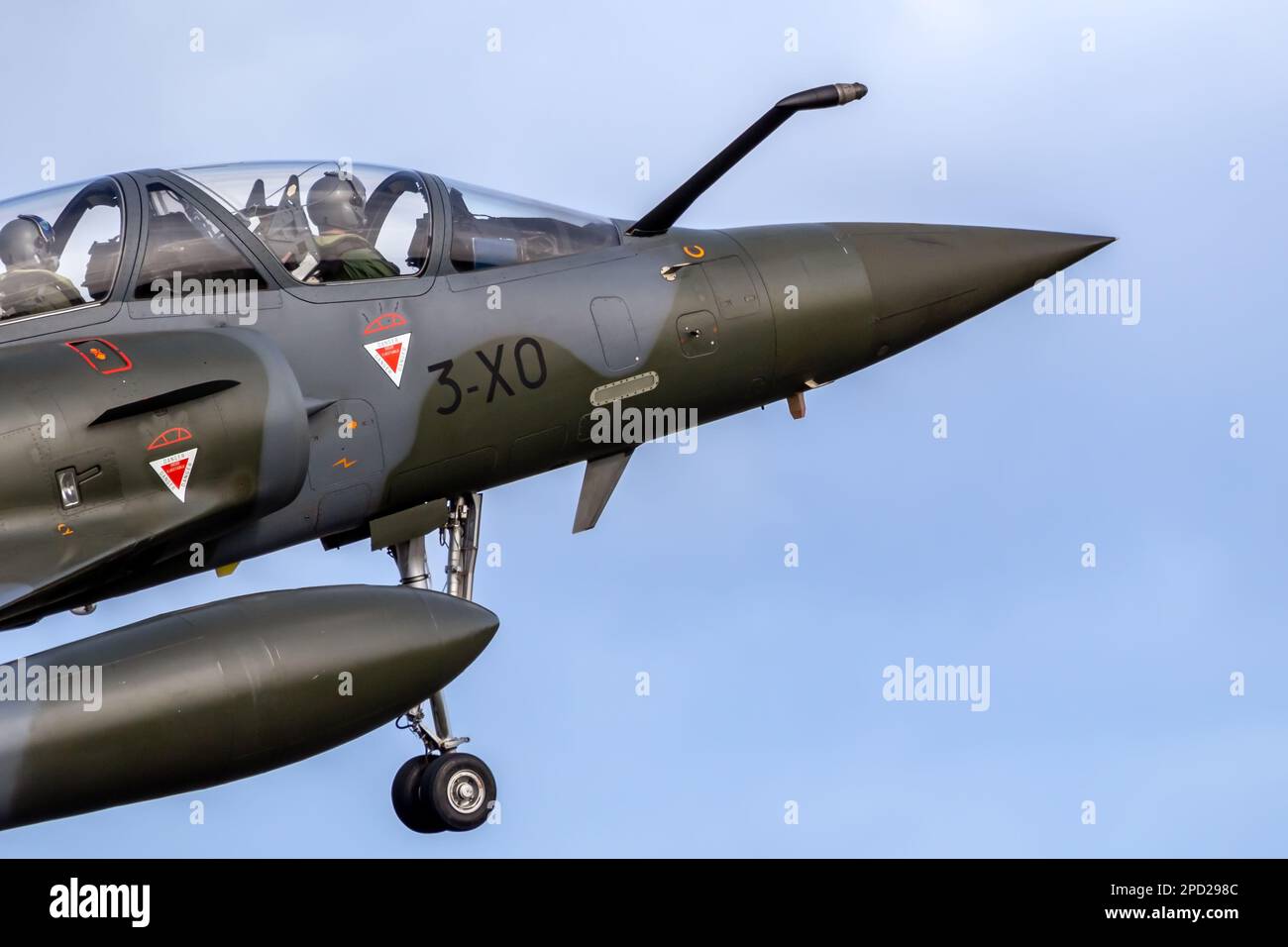 Avion de chasse Dassault Mirage 2000 de la Force aérienne française arrivant à la base aérienne de Leeuwarden, pays-Bas - 30 mars 2022 Banque D'Images