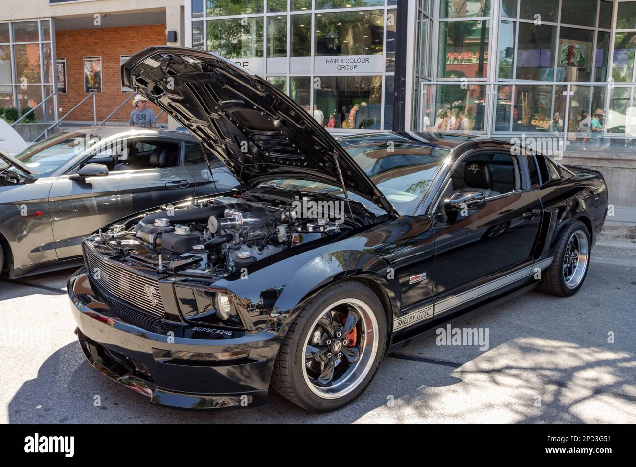 Burlington, ON, Canada - 9 juillet 2022 : une Ford Shelby Cobra GT SC participant au salon de l'auto de Burlington. Banque D'Images