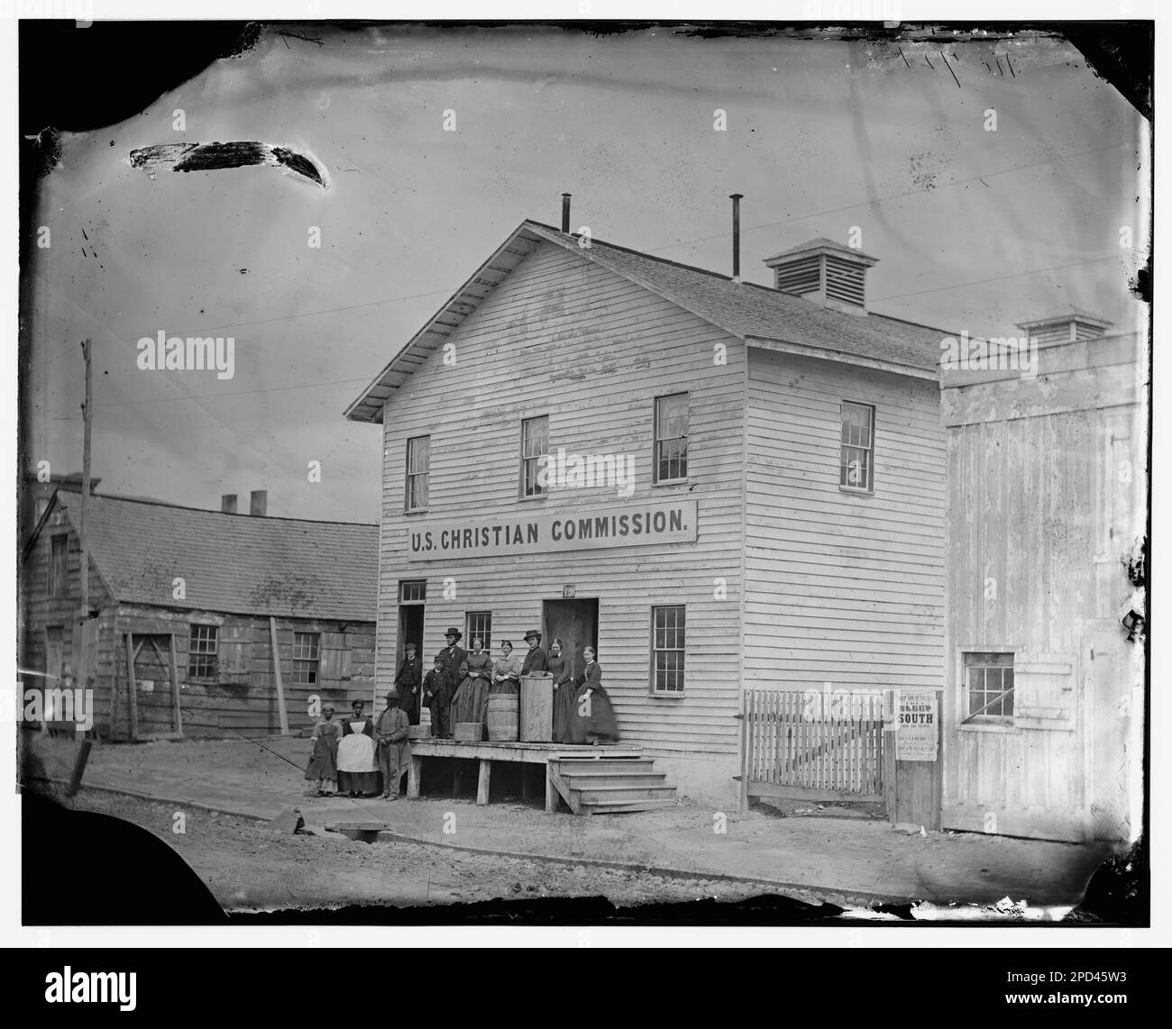 Washington, District de Columbia. Groupe devant le magasin de la Commission chrétienne. Photographies de guerre civile, 1861-1865 . États-Unis, Histoire, Guerre civile, 1861-1865. Banque D'Images