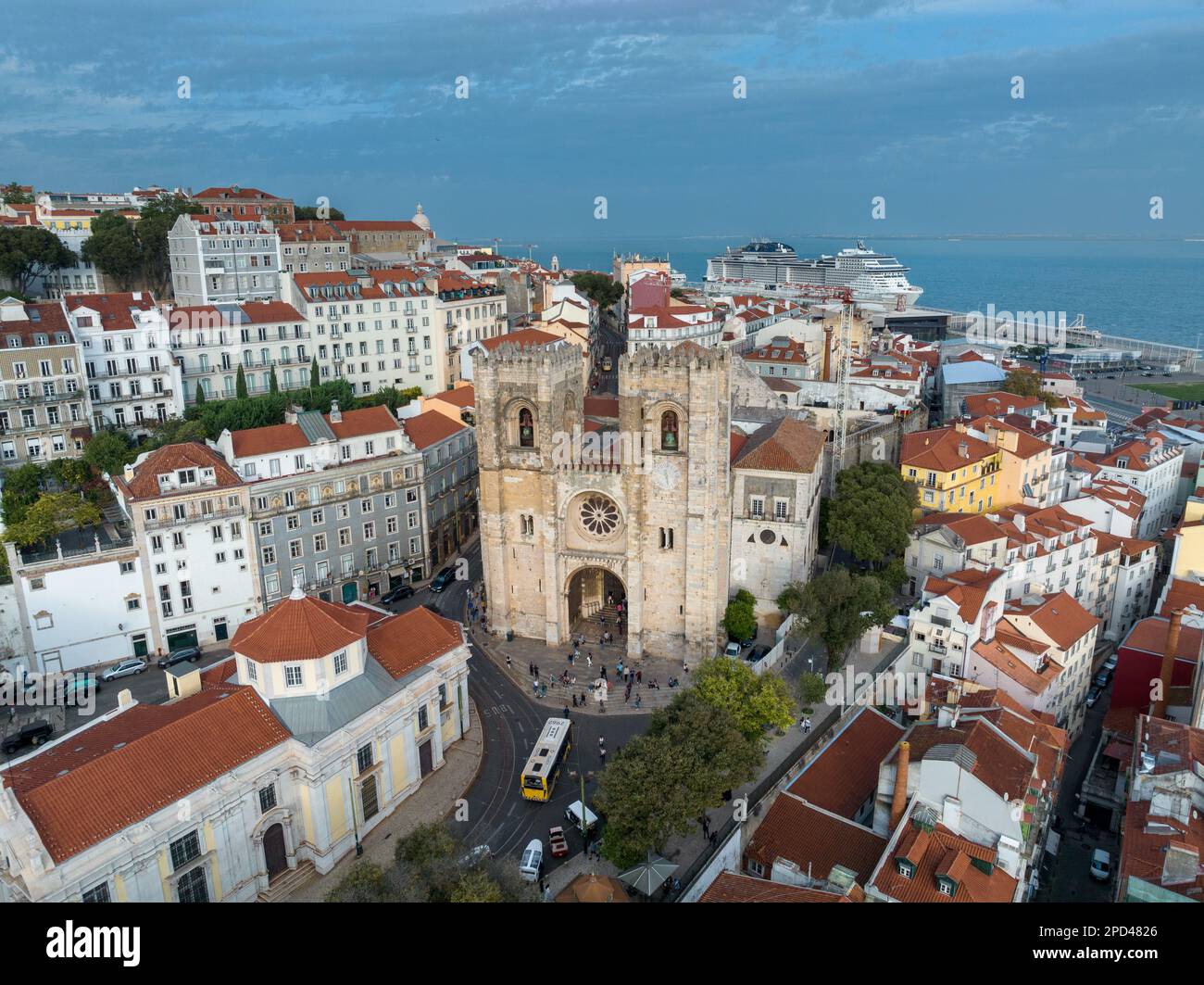 Cathédrale Saint Mary Major de Lisbonne. Centre ville de Lisbonne, Portugal. Point de vue du drone Banque D'Images