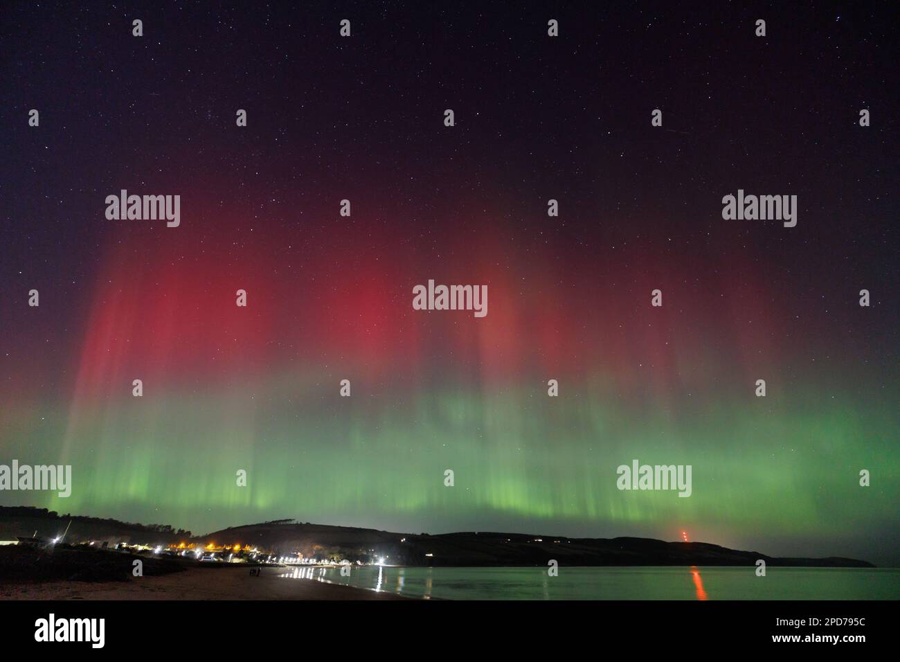 Les aurores boréales (Aurora borealis) au-dessus des Highlands écossais. Banque D'Images