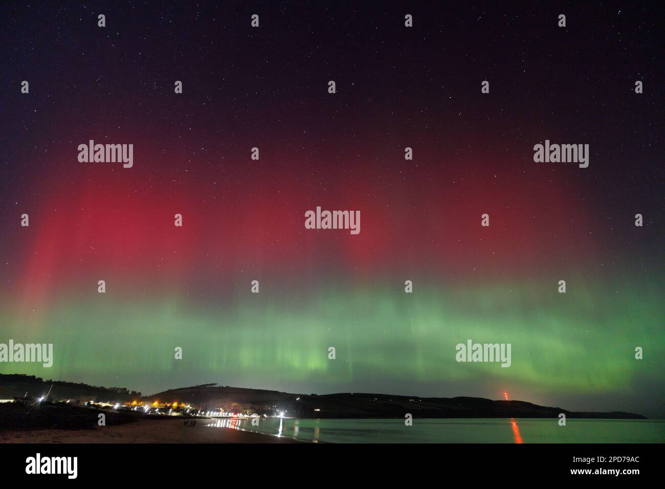 Les aurores boréales (Aurora borealis) au-dessus des Highlands écossais. Banque D'Images