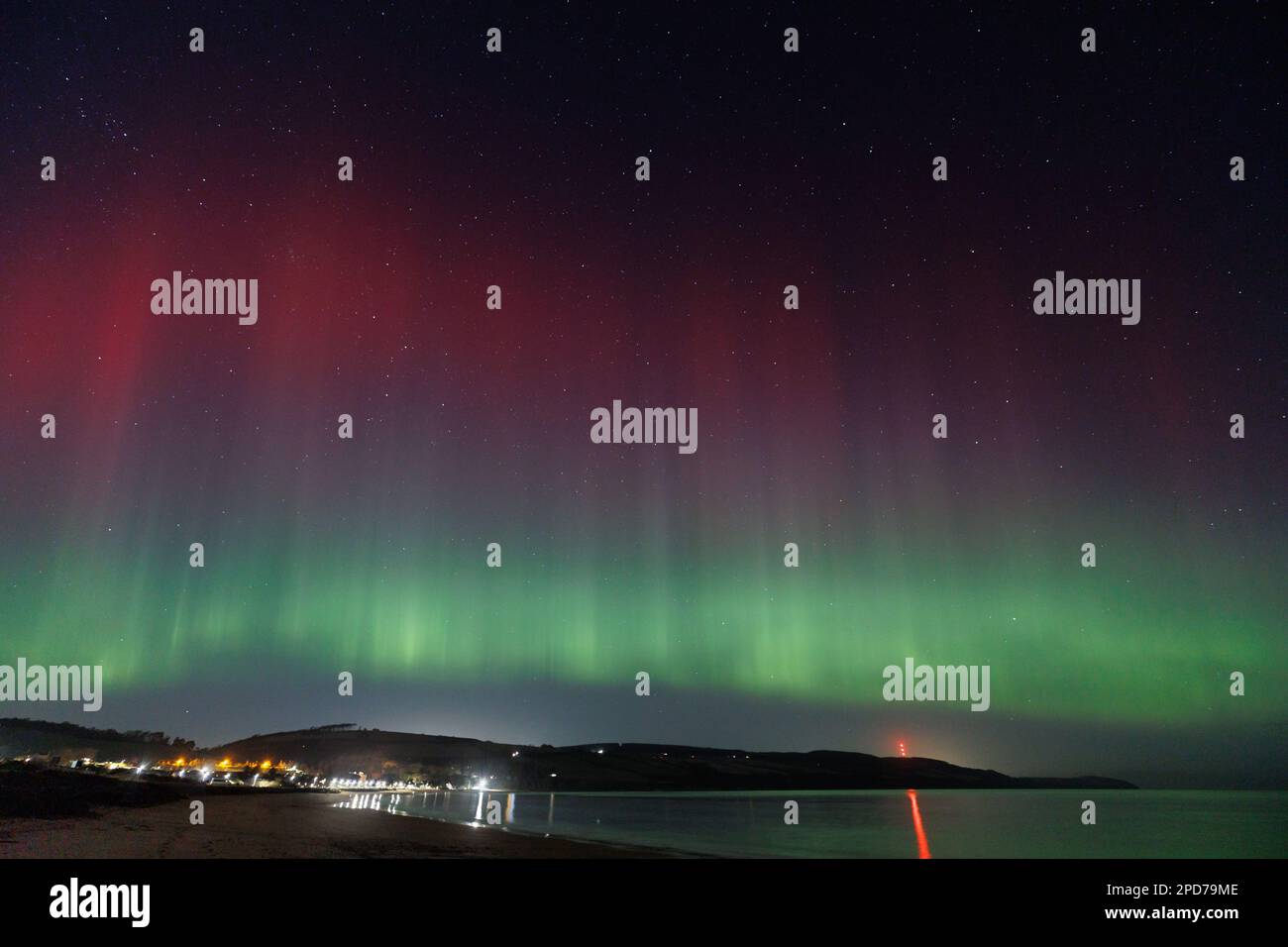 Les aurores boréales (Aurora borealis) au-dessus des Highlands écossais. Banque D'Images