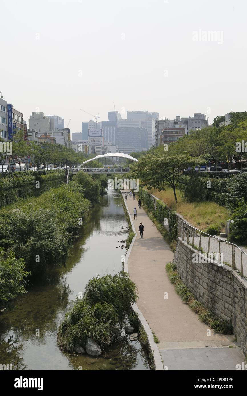 Vue sur Cheonggyecheon, ruisseau urbain à Séoul, Corée du Sud Banque D'Images