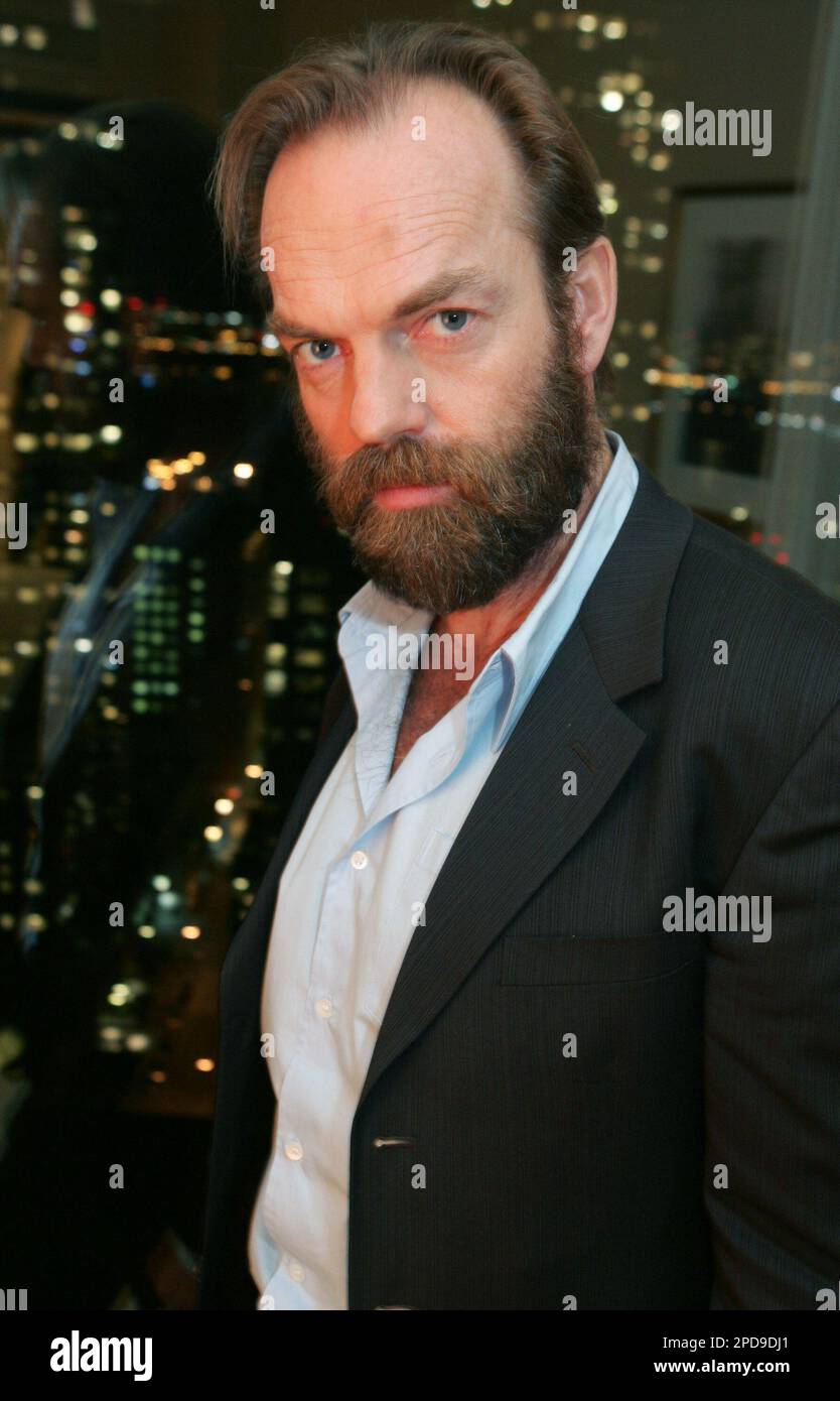 Actor Hugo Weaving poses during a photo session Sunday, Feb. 26, 2006, in New York. Weaving stars in the title role of the new film "V for Vendetta." (AP Photo/Diane Bondareff) Banque D'Images