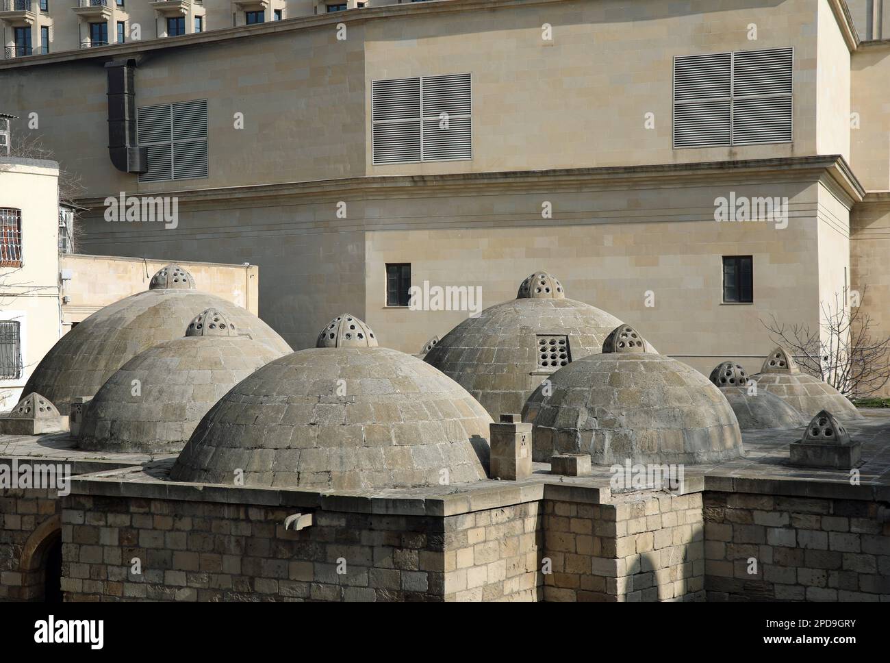 Dômes de Qasim bey hammam dans l'ancienne ville intérieure de Bakou Banque D'Images