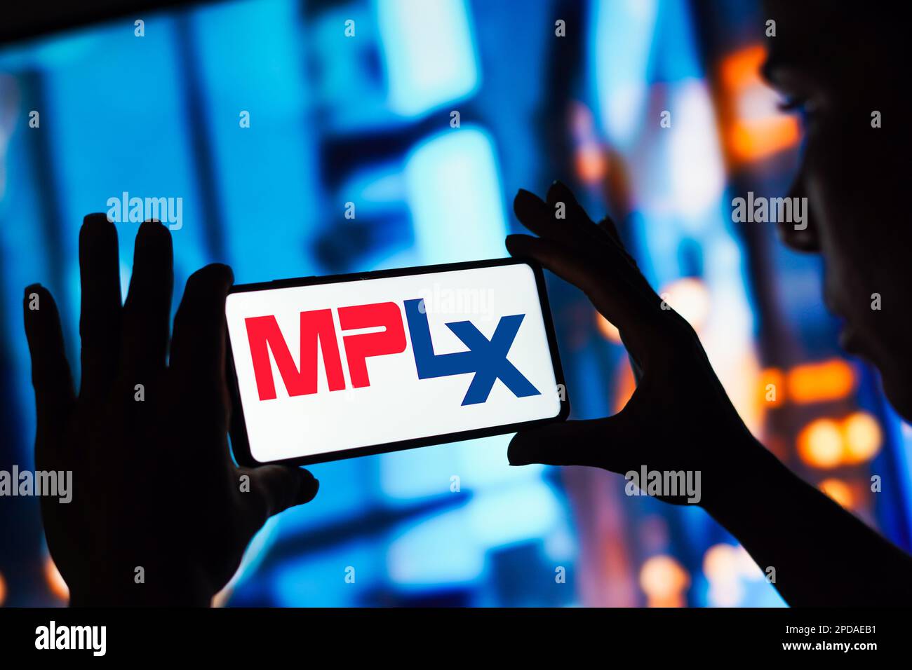 Dans cette illustration, le logo MPLX LP apparaît sur un smartphone. Banque D'Images