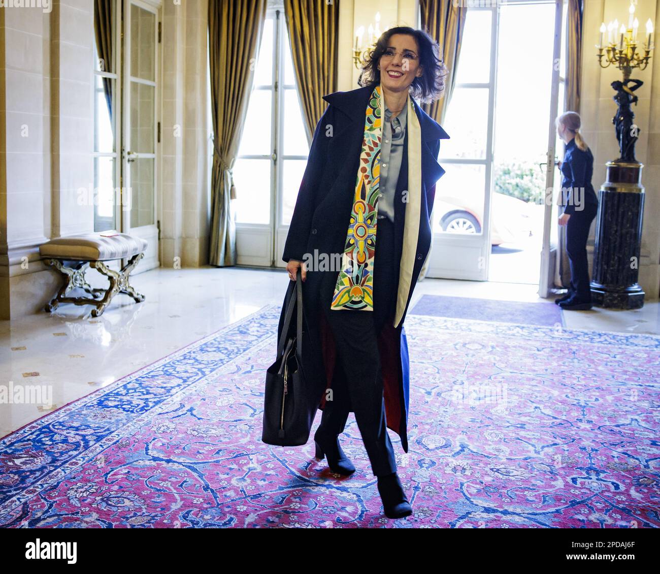 Le ministre belge des Affaires étrangères Hadja Lahbib arrive pour un déjeuner de réunion pour discuter des droits des femmes en Afghanistan, à la résidence de l'ambassadeur belge à Washington, D.C., à Washington, le mardi 14 mars 2023. BELGA PHOTO SAMUEL CORUM Banque D'Images