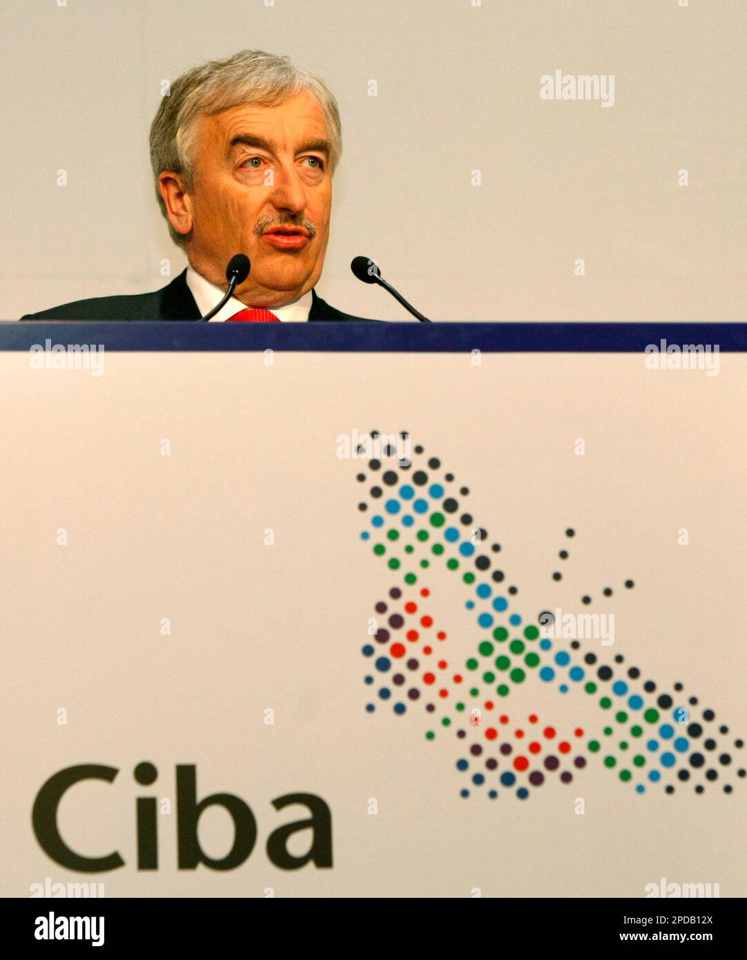 Armin Meyer, Chairman of the board and CEO of Swiss Ciba Speciality Chemicals Inc., speaks during the annual shareholder meeting in Basel, Switzerland on Thursday, March 2, 2006. (AP Photo/Keystone, Georgios Kefalas) Banque D'Images
