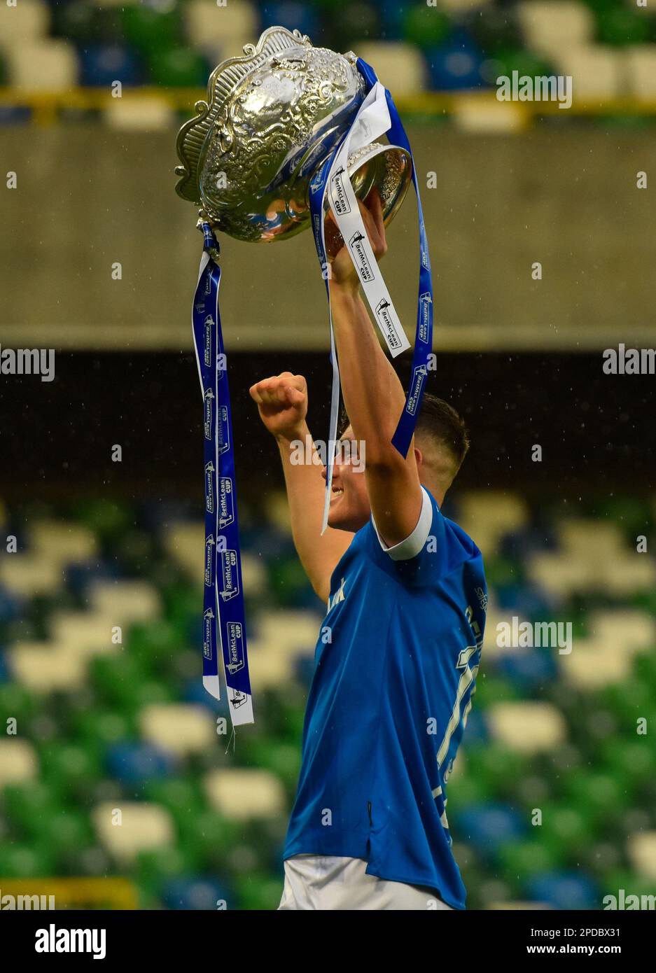 Ethan Devine, joueur Linfield FC. Finale de la coupe BetMcLean 2023, Linfield vs Coleraine. Stade national de Windsor Park, Belfast. Banque D'Images