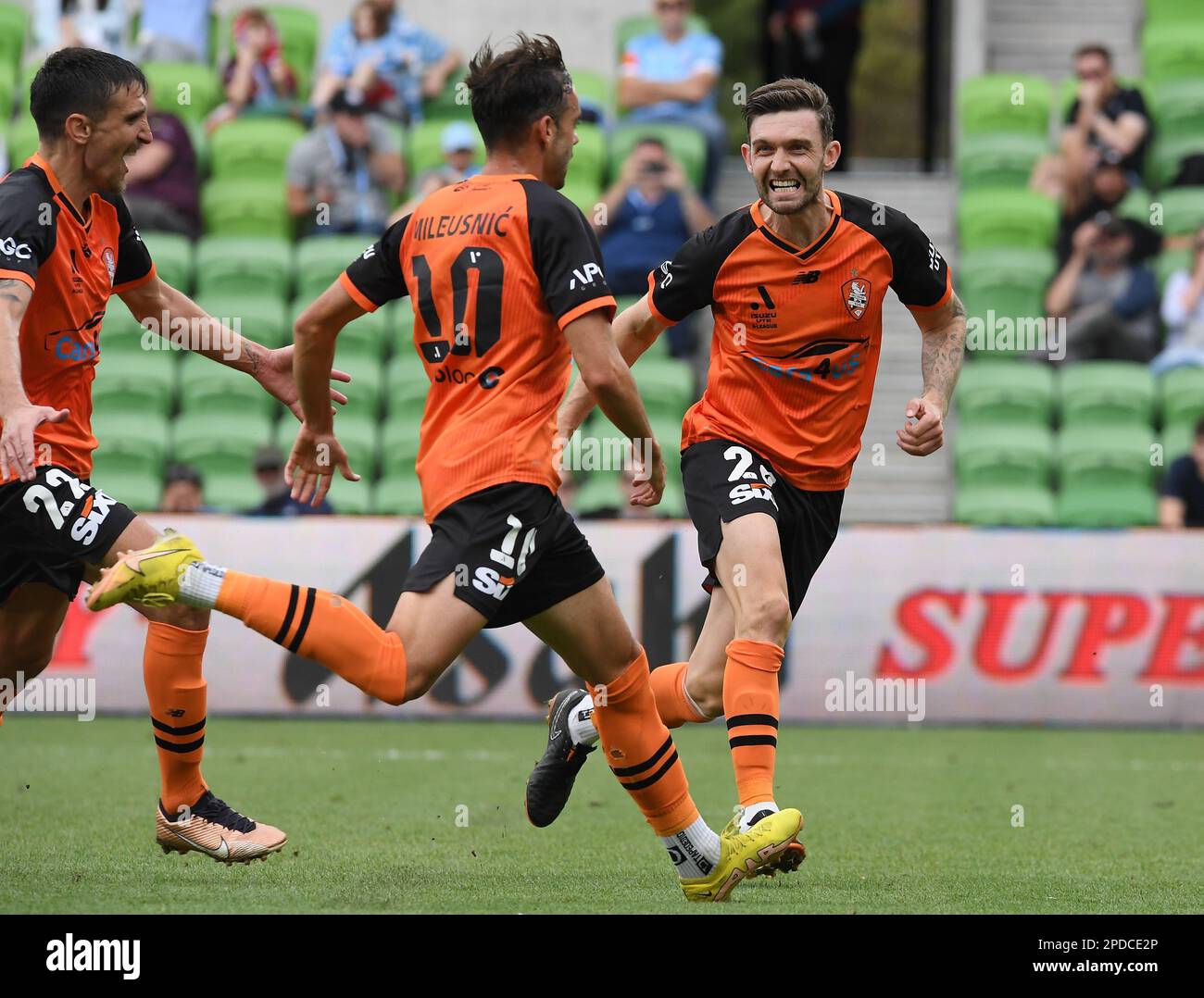 MELBOURNE, AUSTRALIE. 12 mars 2023. Melbourne City / Brisbane Roar. James O'Shea de Roar célèbre après avoir marqué une pénalité contre Melbourne City. Banque D'Images