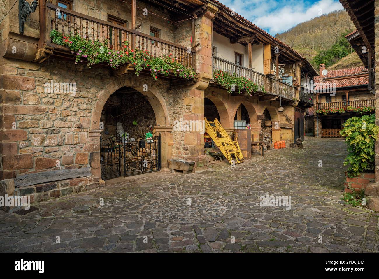 Bárcena Mayor, déclaré par l'association espagnole l'une des plus belles villes d'Espagne pour préserver le patrimoine culturel, naturel et rural. Banque D'Images