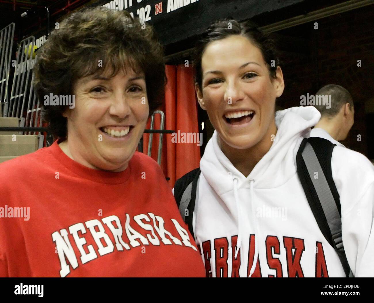 ** ADVANCE FOR WEEKEND OF NOV. 24-28 ** FILE ** Nebraska's Meghan Smith, right, is photographed with her mother Jill Smith following the Nebraska -Texas game in Lincoln, Neb., Saturday, Oct. 15, 2005. Sidney's Meghan Smith, a sophomore middle blocker for the Huskers, said she was nudged into volleyball by her mother, Jill. The former Jill Thorpe was a star at Sidney St. Patrick's in the 1970s and later played at Kearney State College. (AP Photo/Nati Harnik) Banque D'Images