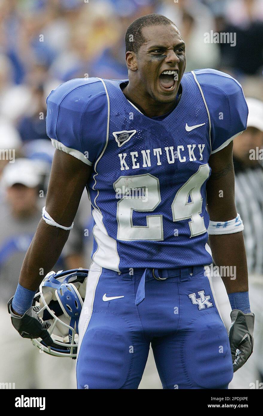 ** FILE ** Kentucky cornerback Bo Smith tries to energize his teammates