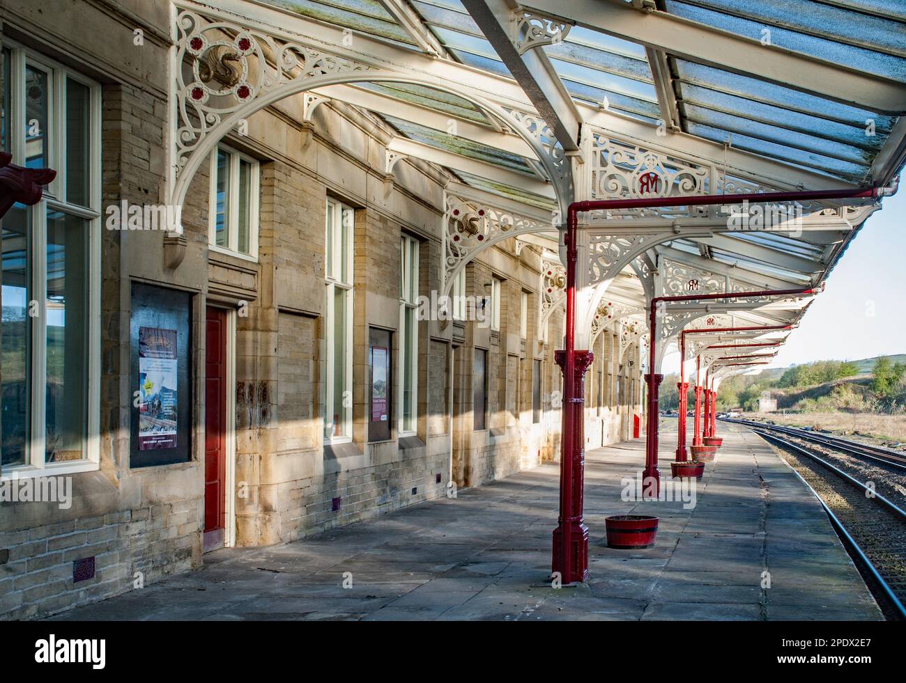 Gare de Hellifield dans le North Yorkshire. Point d'arrêt sur la ligne Settle * Carlisle pour les trains à vapeur qui prennent de l'eau. Banque D'Images