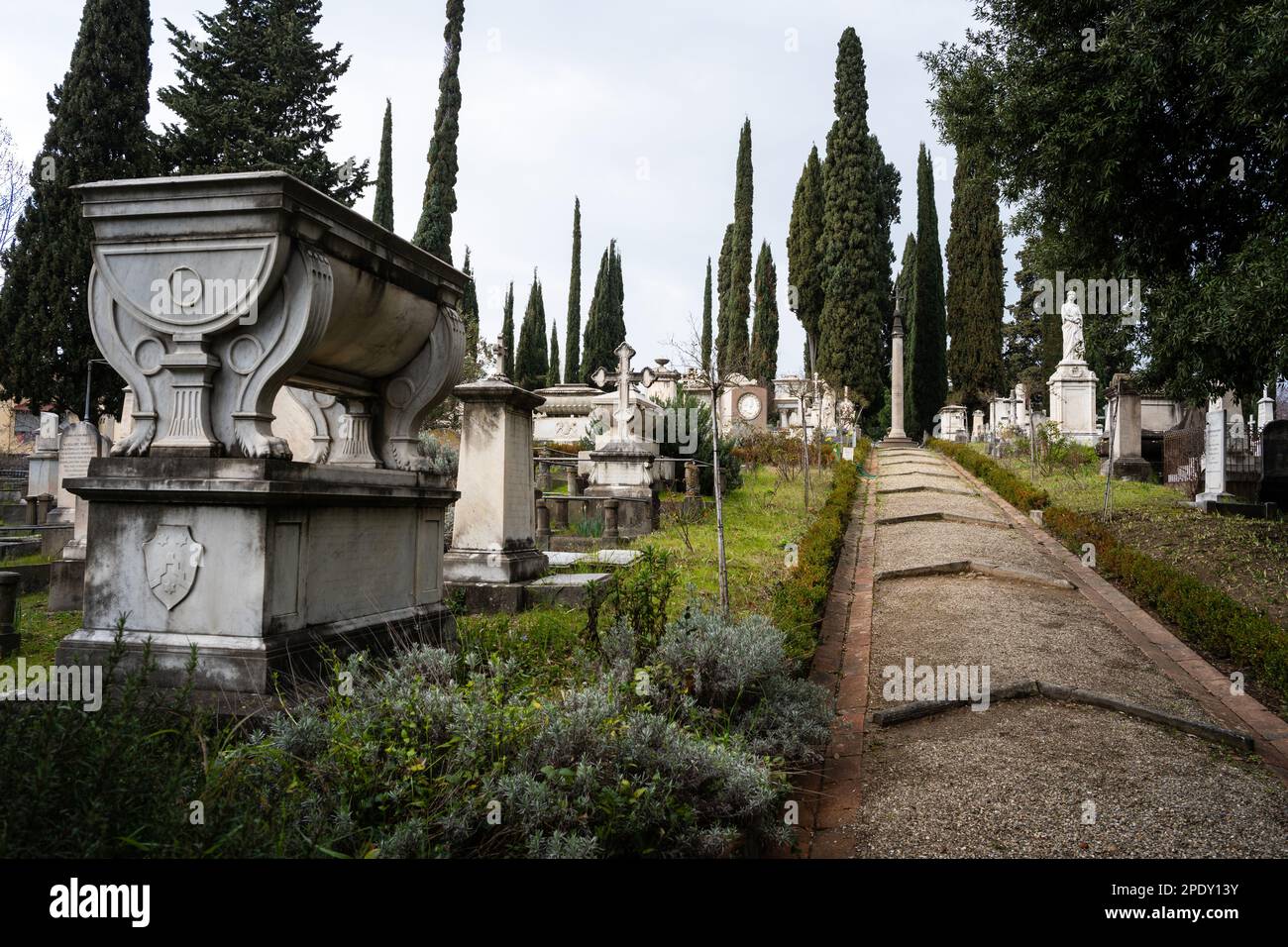 Le cimetière anglais ou protestant de Florence, Italie. Parmi les tombeaux, il y a celui du poète Elizabeth Barrett Browning et de Fanny Holman-Hunt Banque D'Images