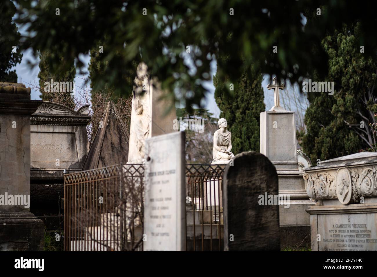 Le cimetière anglais ou protestant de Florence, Italie. Parmi les tombeaux, il y a celui du poète Elizabeth Barrett Browning et de Fanny Holman-Hunt Banque D'Images