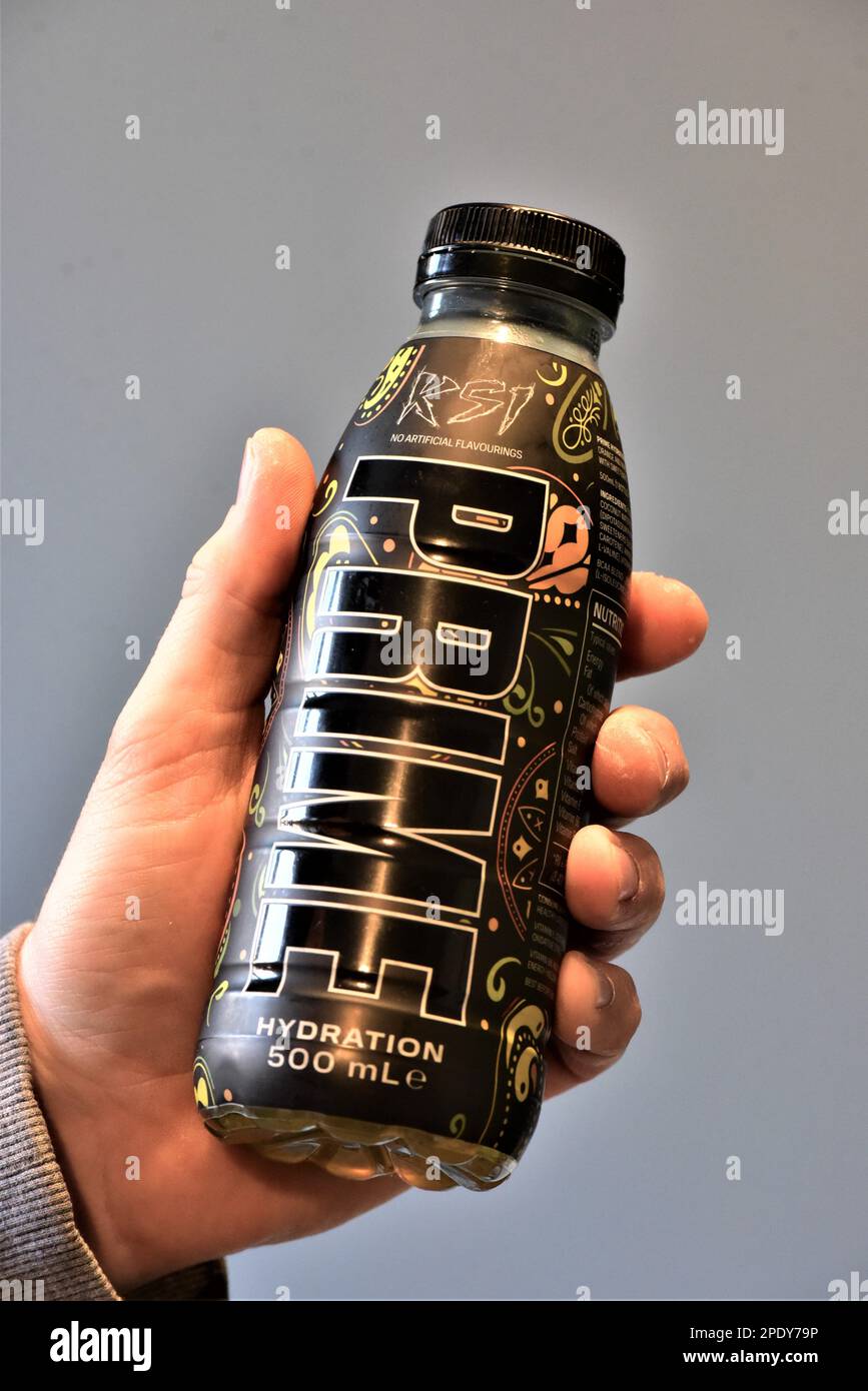 BOISSON D'hydratation DE QUALITÉ, les neuf saveurs sont illustrées, dont l'édition limitée KSI. Les boissons sont faites par YouTubers Logan Paul et KSI Banque D'Images