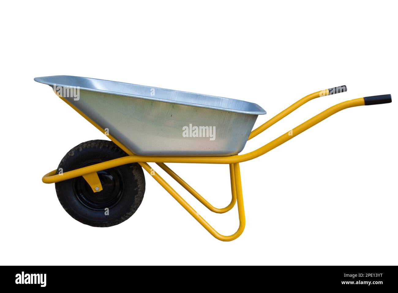 Chariot de brouette métallique de jardin isolé sur blanc Banque D'Images