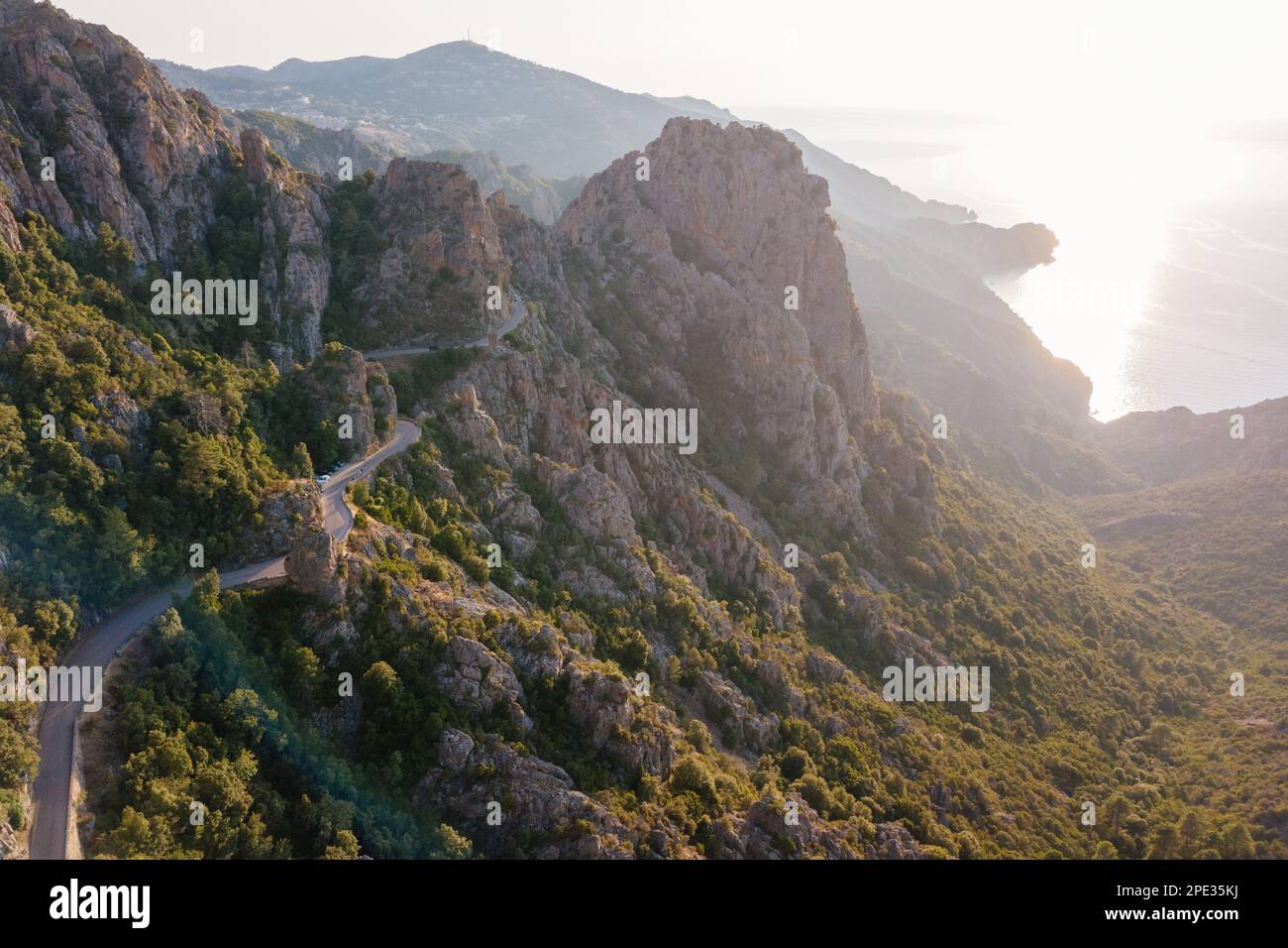 Route panoramique sur l'île de Corse, France Banque D'Images