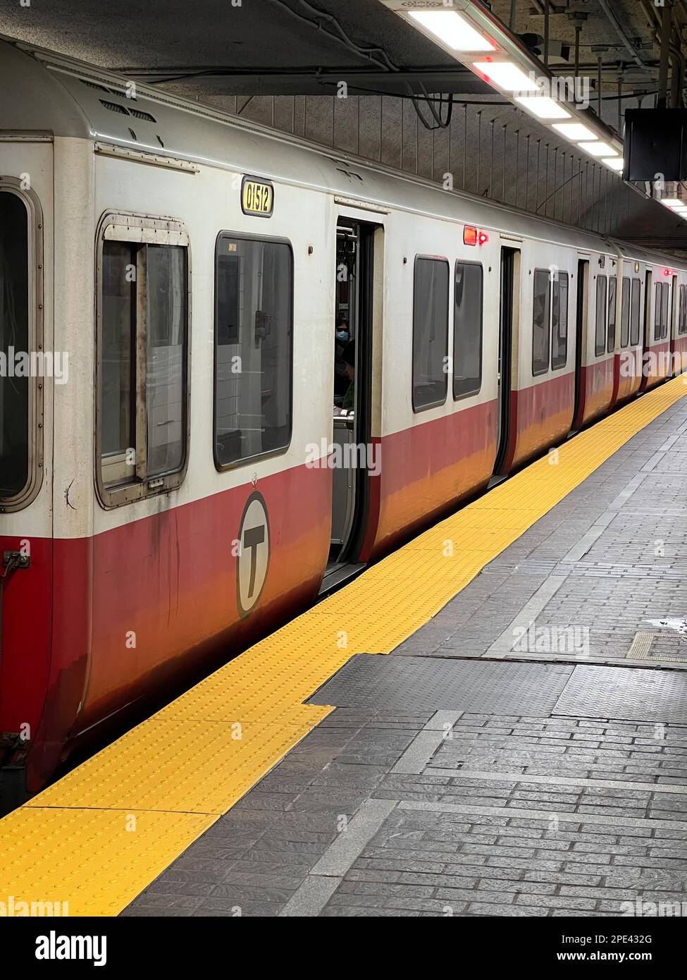 Un train Redline notoirement inefficace dans la gare de Park Street Boston ma Banque D'Images