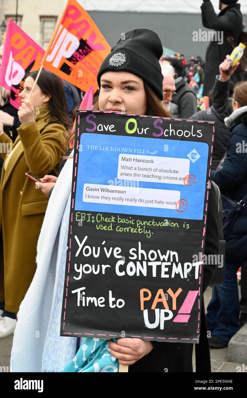 Londres, Royaume-Uni. Le Syndicat national de l'éducation a tenu une marche et un rassemblement aujourd'hui alors que 300 000 enseignants à travers l'Angleterre ont fait la grève pour de meilleures conditions de travail et de salaire. Crédit : michael melia/Alay Live News Banque D'Images