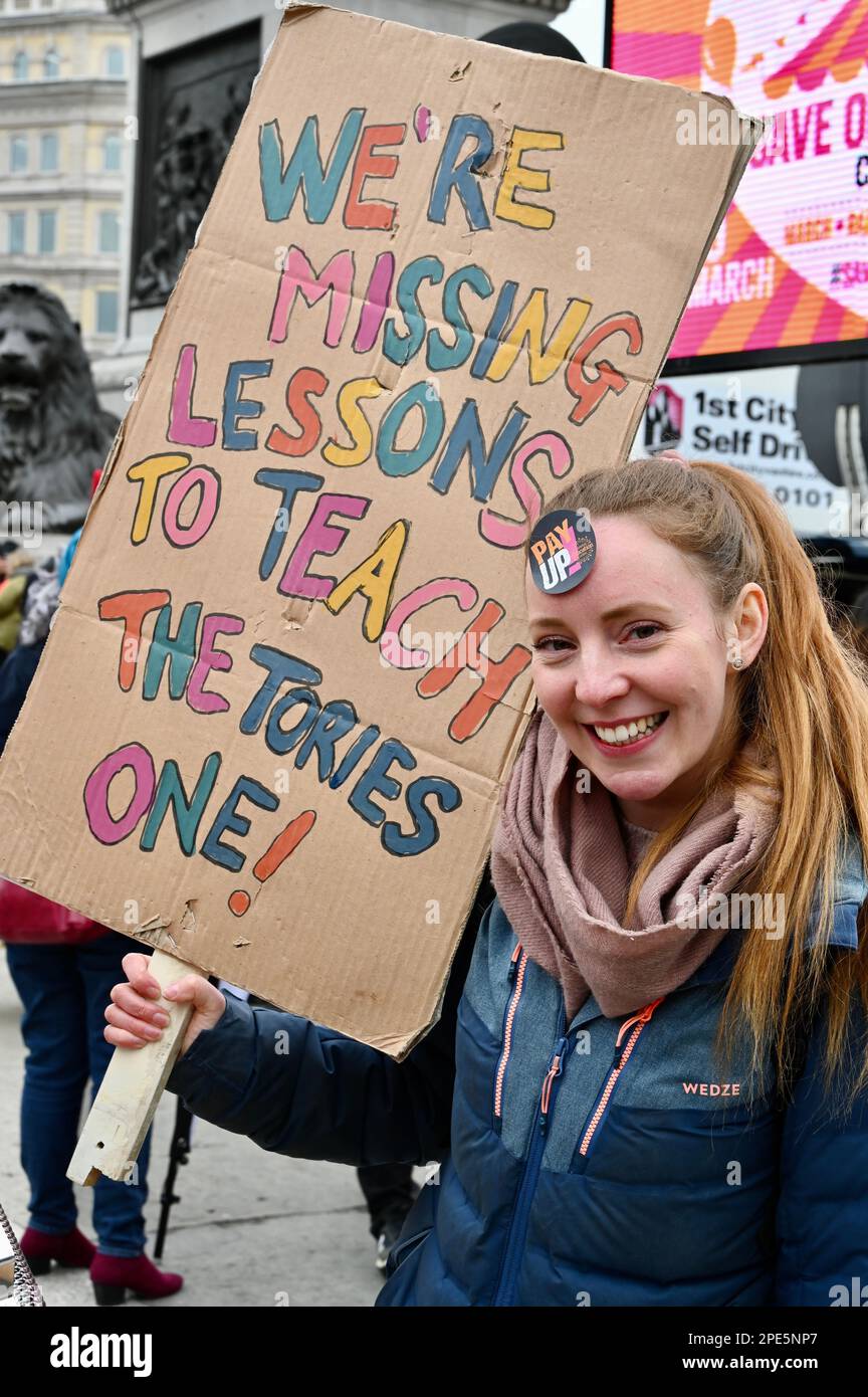 Londres, Royaume-Uni. Le Syndicat national de l'éducation a tenu une marche et un rassemblement aujourd'hui alors que 300 000 enseignants à travers l'Angleterre ont fait la grève pour de meilleures conditions de travail et de salaire. Crédit : michael melia/Alay Live News Banque D'Images