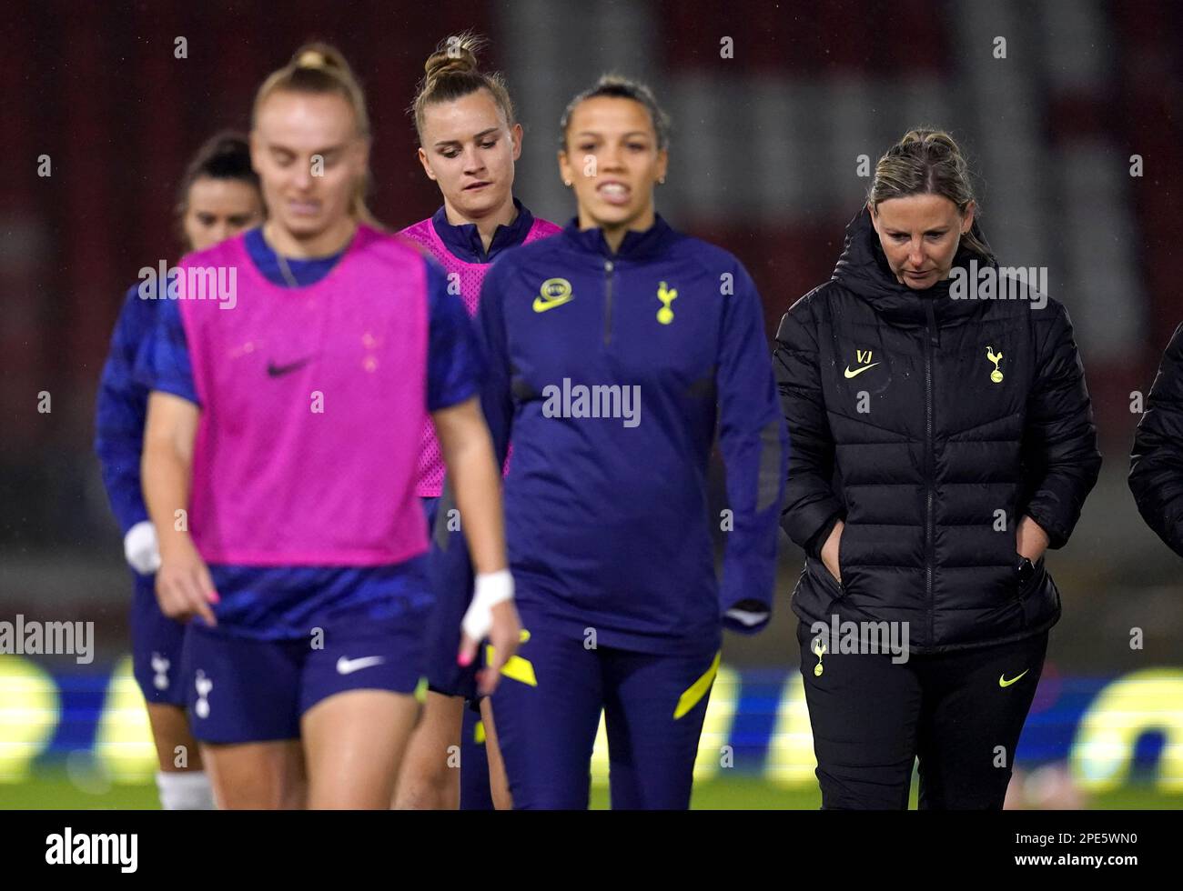 Tottenham Hotspur gestionnaire intérimaire Vicky Jepson (à droite) avant le match de la Barclays Women's Super League à Brisbane Road, Londres. Date de la photo: Mercredi 15 mars 2023. Banque D'Images