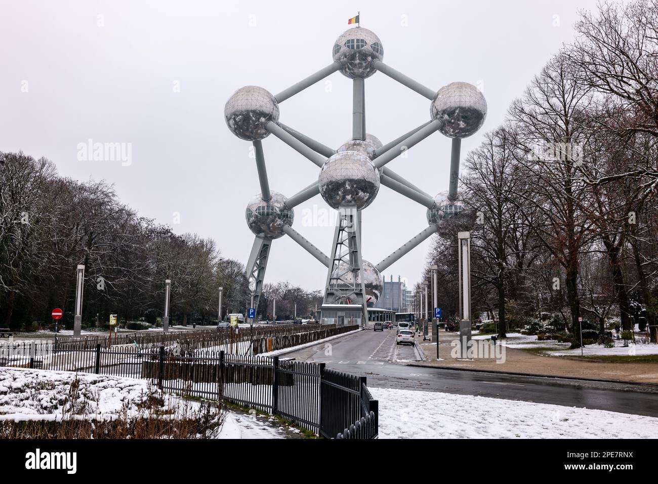 L'Atomium à Bruxelles Belgique dans la neige. Banque D'Images