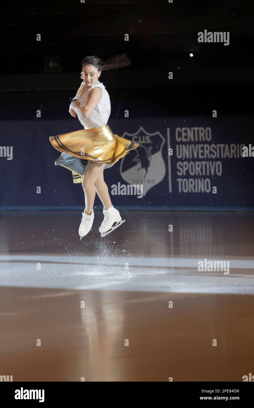 Lucrezia Beccati et Matteo Guarose patientent sur la note musicale du film per un pugno di dollari Banque D'Images