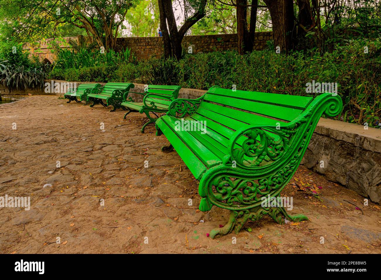 Lodi Gardens un endroit calme populaire pour les promenades matinales au milieu de l'agitation de la vie quotidienne à Delhi Banque D'Images