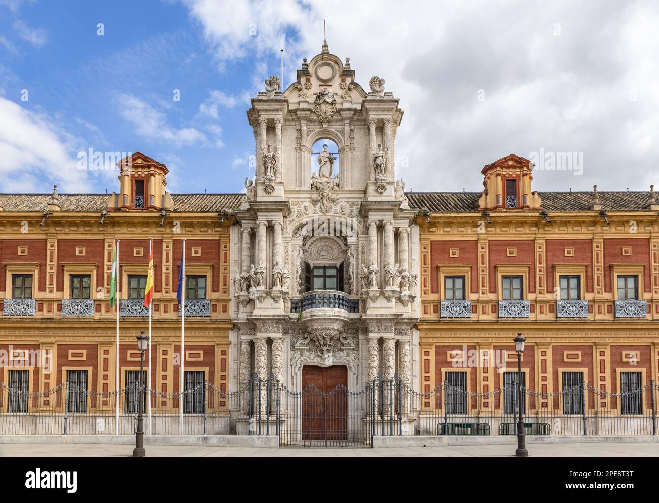 Façade du Palais San Telmo, siège de la présidence de la Junta de Andalucia. Bâtiment baroque situé à Séville entre le 17th et le 18th centur Banque D'Images