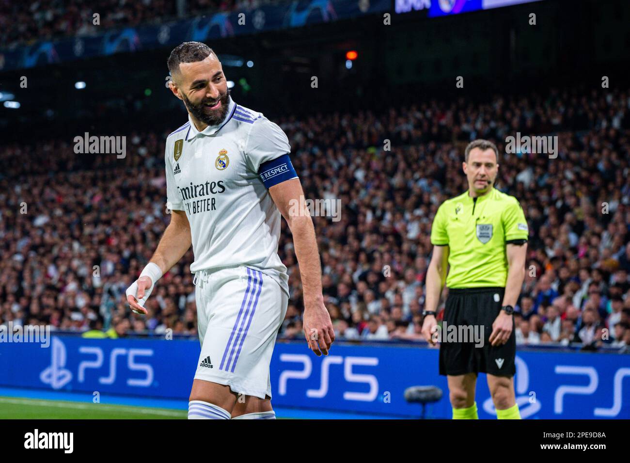 Madrid, Madrid, Espagne. 15th mars 2023. Karim Benzema (Real Madrid) en action pendant le match de football entre.Real Madrid et Liverpool valable pour la deuxième partie du tour de 16 de la Ligue de l'UEFA ChampionÃs célébrée à Madrid, Espagne au stade Bernabeu le mercredi 15 mars 2023 (Credit image: © Alberto Gardin/ZUMA Press Wire) USAGE ÉDITORIAL SEULEMENT! Non destiné À un usage commercial ! Crédit : ZUMA Press, Inc./Alay Live News Banque D'Images