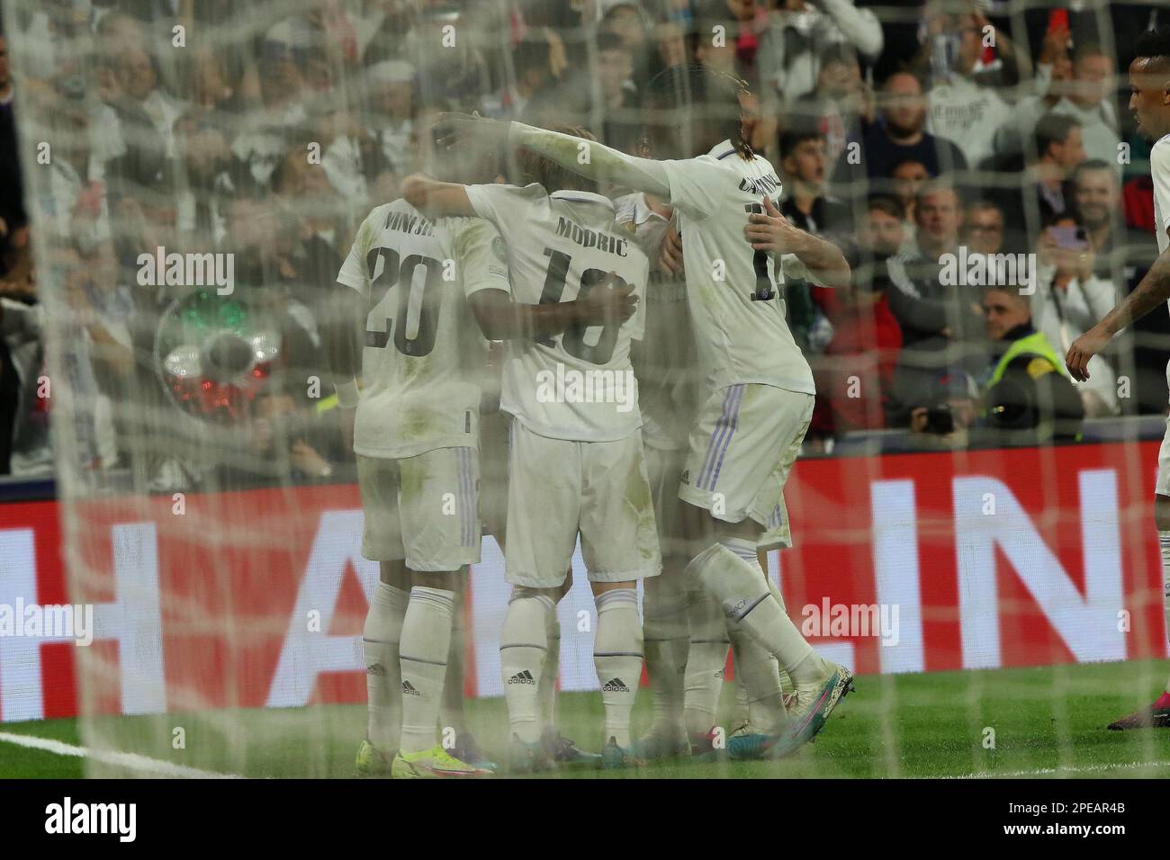 Madrid, Espagne. 01st mars 2023. Les joueurs du Real Madrid fêtent lors du match de la Ligue des champions 2nd entre le Real Madrid et le FC Liverpool au stade Santiago Bernabeu de Madrid, en Espagne, sur 15 mars 2023. (Photo par Edward F. Peters/Sipa USA) crédit: SIPA USA/Alay Live News Banque D'Images