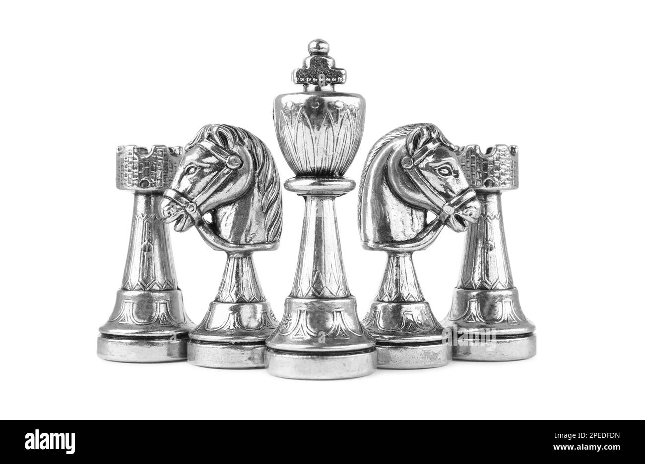Jeu de pièces d'échecs argentées sur fond blanc Banque D'Images