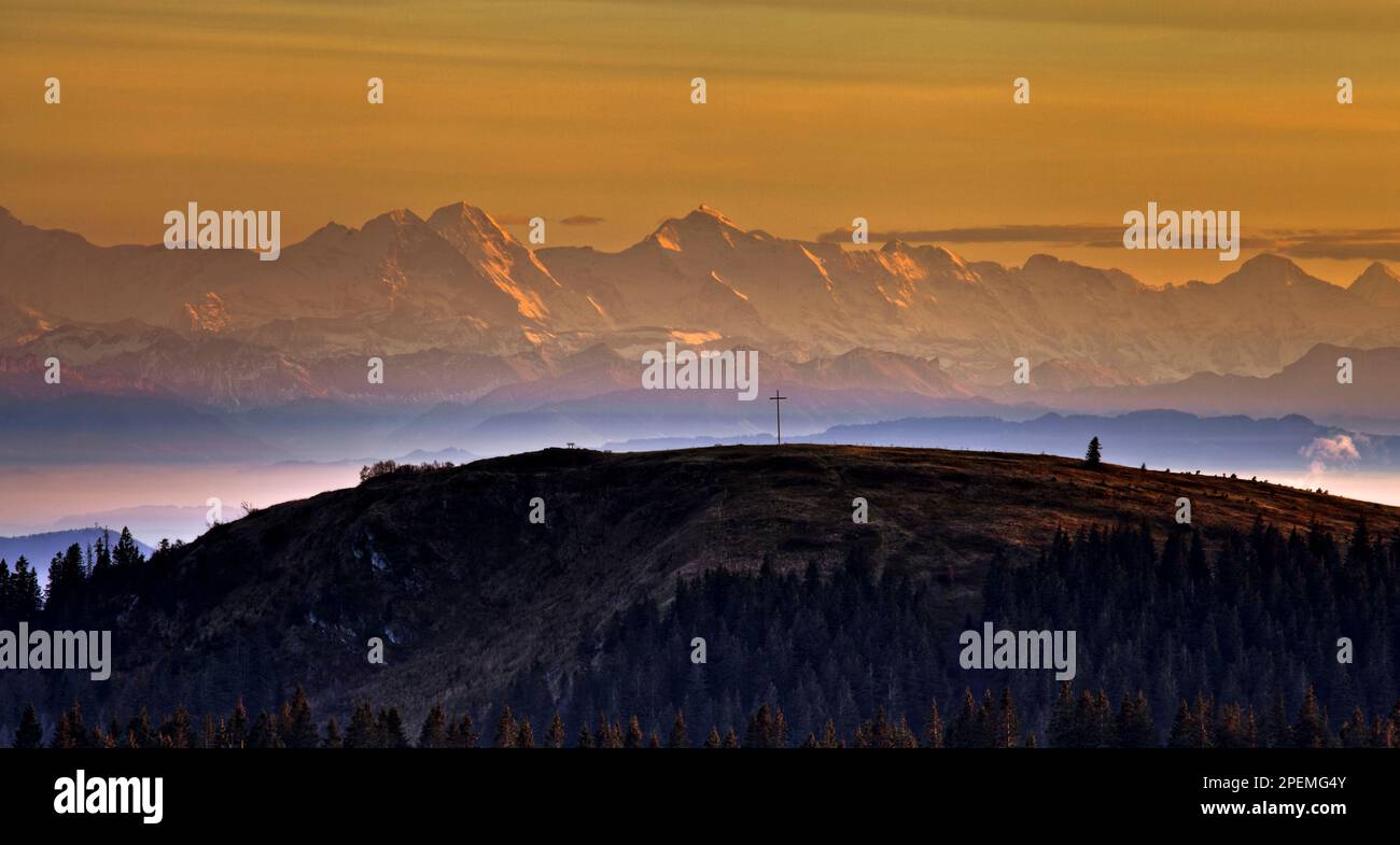 Vue sur le Herzogenhorn 1415 m des Alpes suisses Banque D'Images