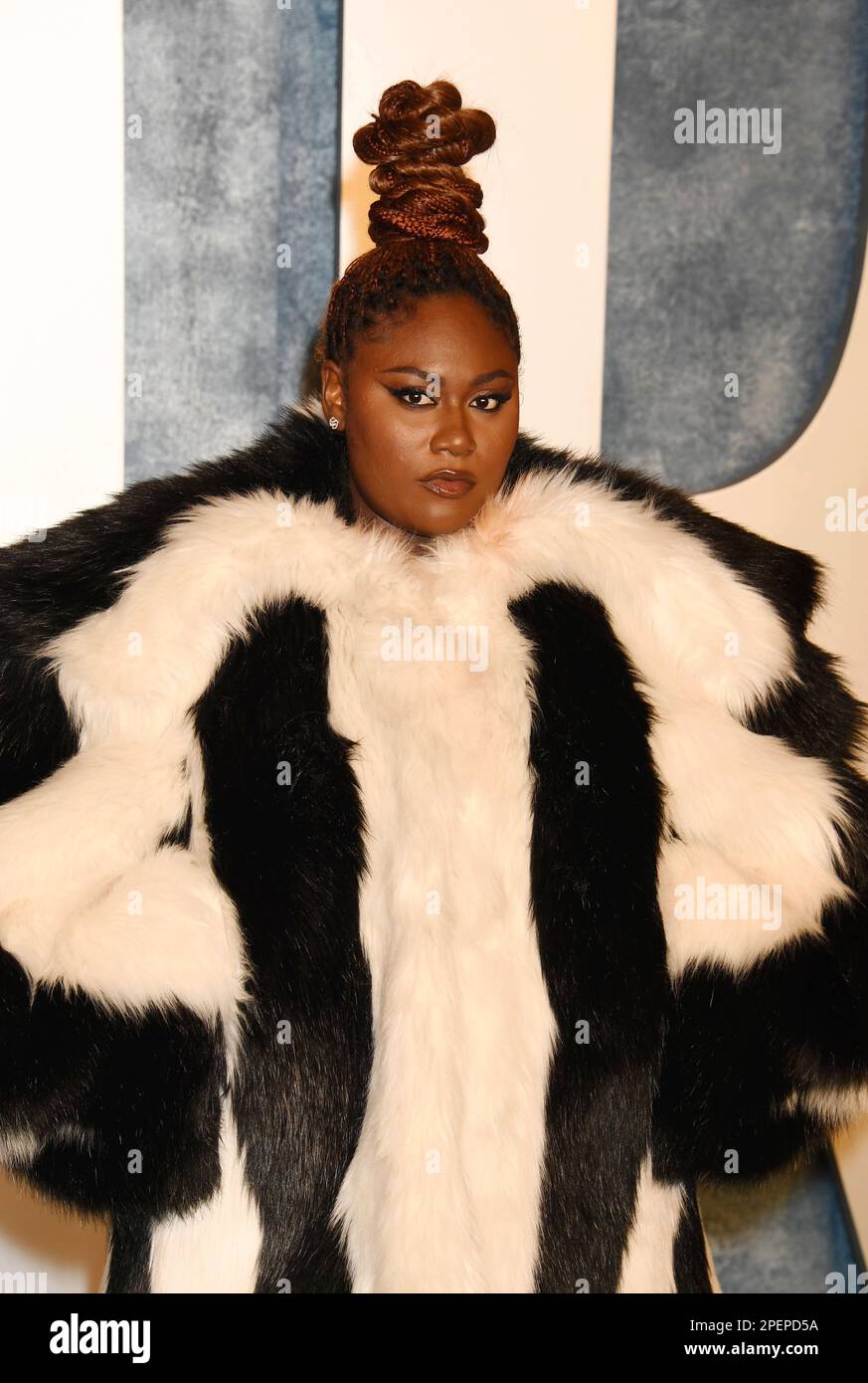 BEVERLY HILLS, CALIFORNIE - MARS 12: Danielle Brooks participe à la Vanity Fair Oscar Party 2023 organisée par Radhika Jones au Wallis Annenberg Center for Banque D'Images