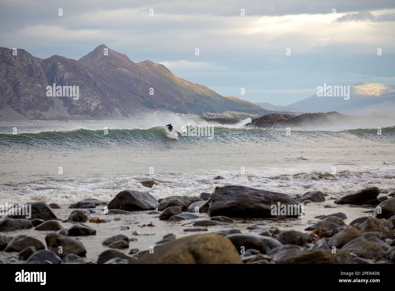 Wavesurfing Ulstein, Norvège Banque D'Images