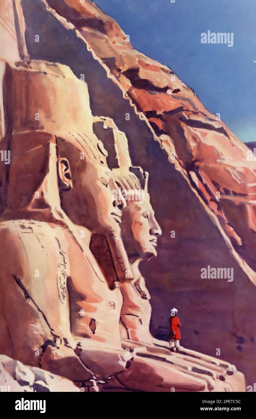 Le Grand Temple, Abu Simbel, Égypte, c1920. Deux des quatre statues colossales flanquant l'entrée du Grand Temple, Abou Simbel, chacune représentant Ramesses II assis sur un trône et portant la double couronne de la haute et de la Basse Égypte. Banque D'Images