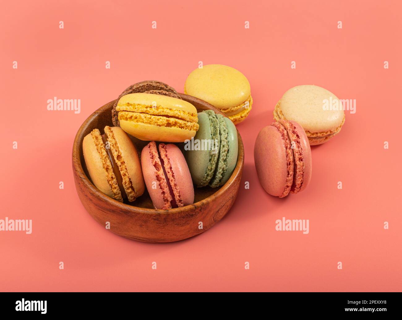 Macaron Cake Isolated, Macaron Cookie, Almond meringue, macarons doux, French Dessert coloré sur fond blanc Banque D'Images