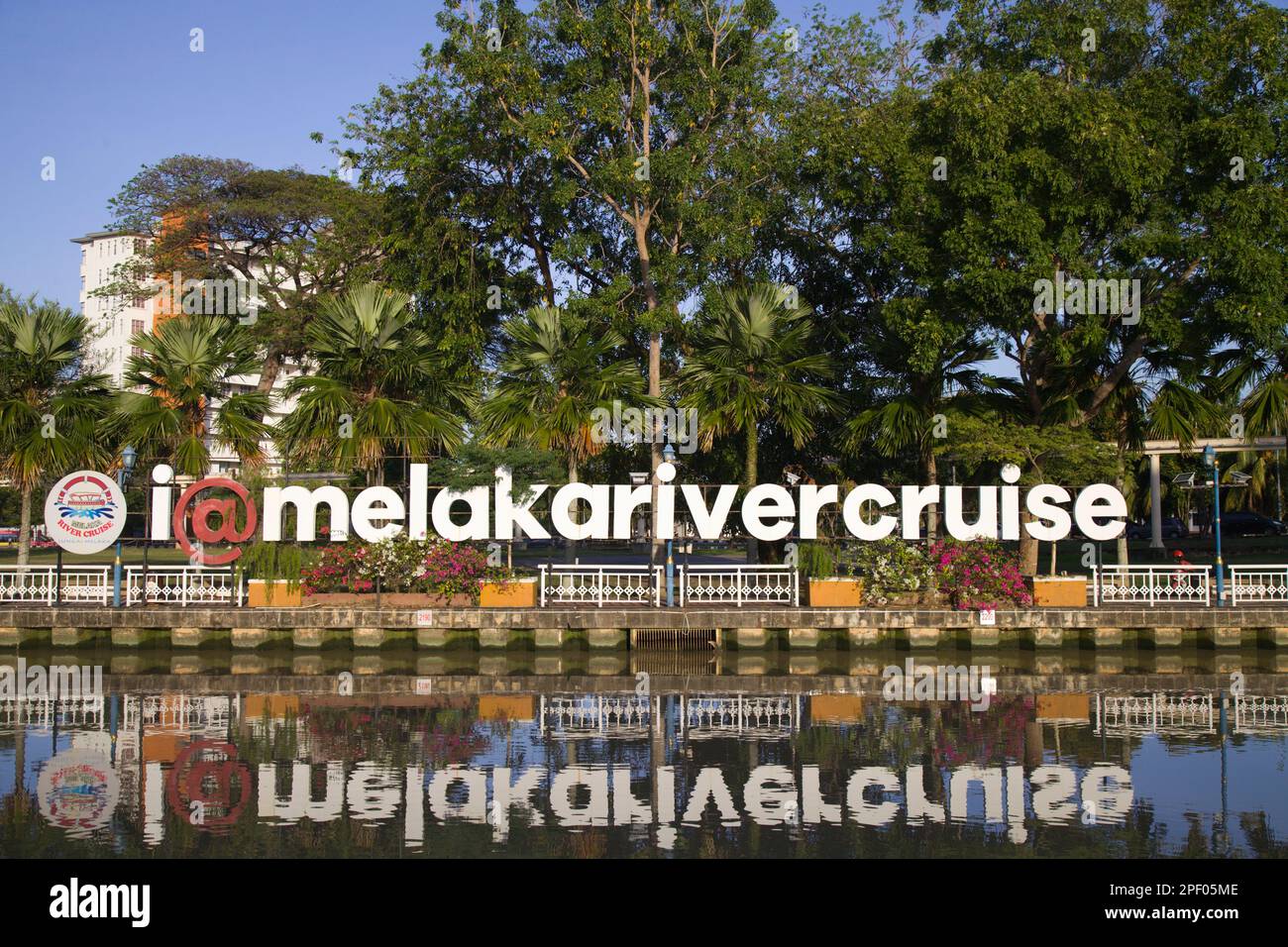 Malaisie, Melaka, Malacca, panneau croisière sur la rivière Melaka, Banque D'Images