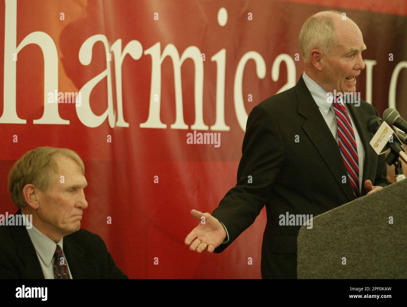 Indiana Gov. Joe Kernan, right, makes a speech during the official