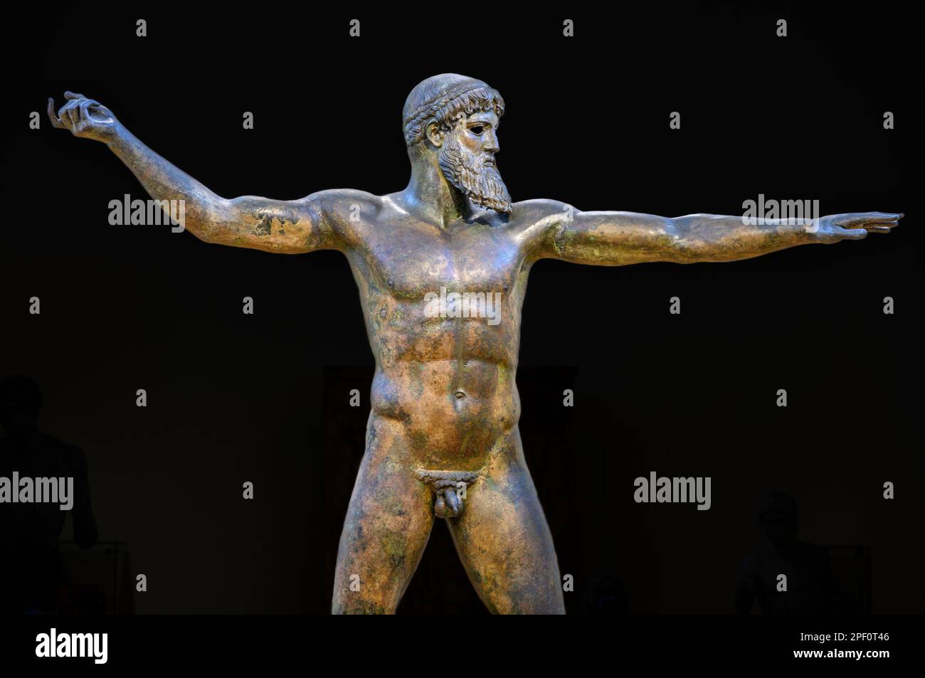 Statue de bronze de Zeus ou peut-être Poséidon. Trouvé dans la mer de Cap Artemision, Euboea du Nord. Période classique 460 av. J.-C. L'un des rares à l'origine Banque D'Images
