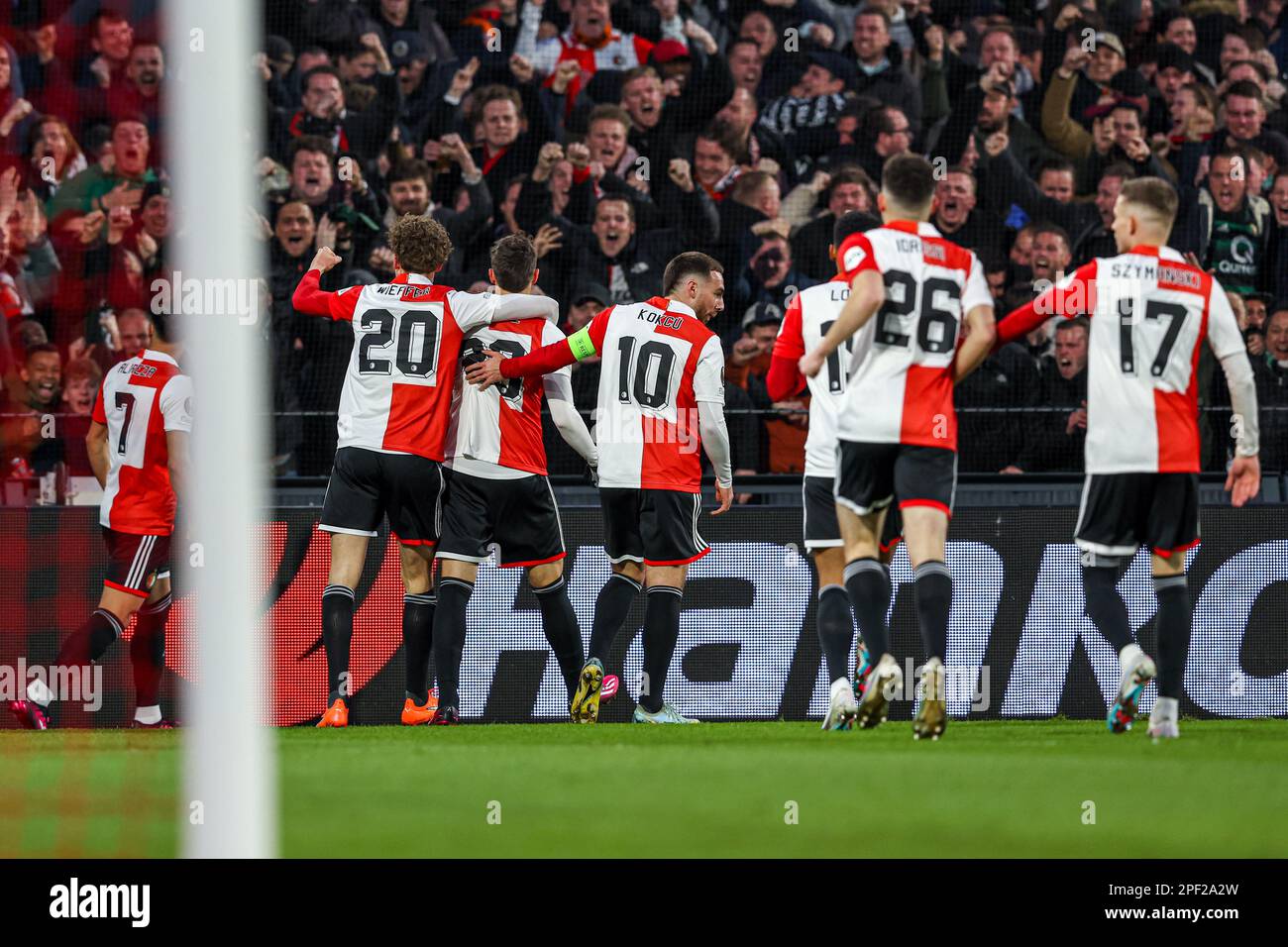 ROTTERDAM, PAYS-BAS - MARS 16: Santiago Gimenez de Feyenoord célèbre son premier but lors de l'UEFA Europa League Round de 16 - Leg Two match entre Feyenoord et Shakhtar Donetsk au Stadion Feijenoord de Kuip on 16 mars 2023 à Rotterdam, pays-Bas (photo de Ben gal/Orange Pictures) Banque D'Images