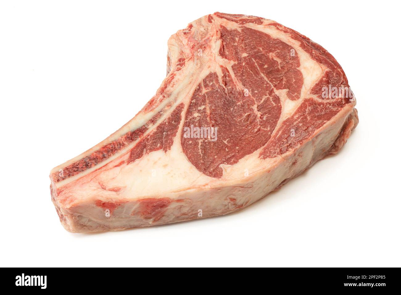 Steak de bœuf frais isolé sur fond blanc. Viande de bœuf Banque D'Images